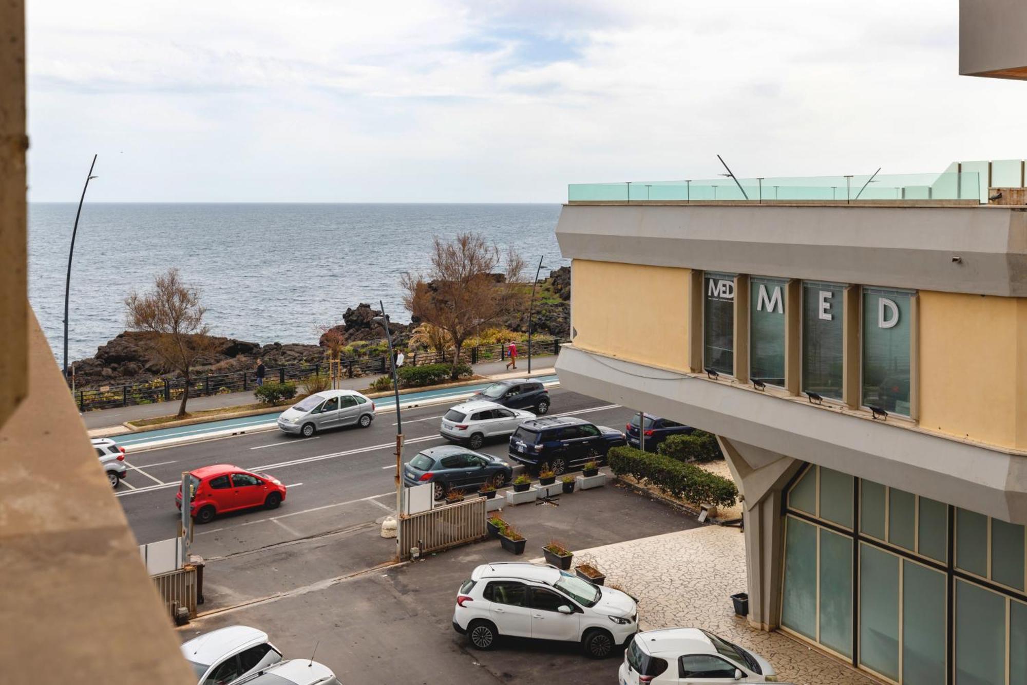 Finestre Sul Mare Apartment Катания Екстериор снимка
